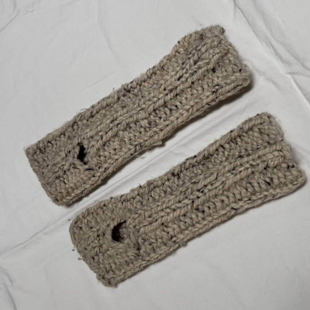 Hand Knit Armwarmers Fingerless Gloves Flecked Oatmeal - Picture 3 of 6